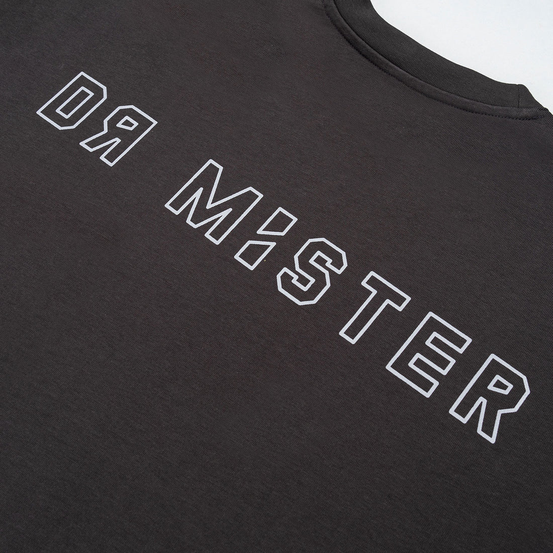 Dr Mister | Outline Logo Broad Tee Wolf Grey
