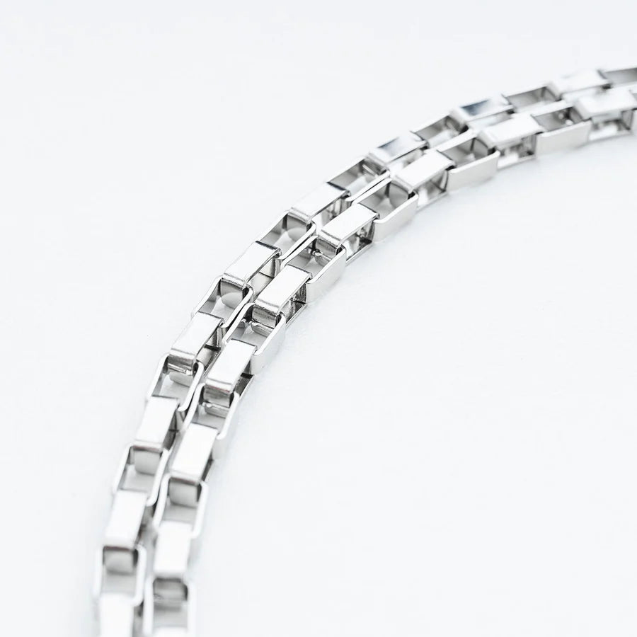 Dr Mister | Colossal B Chain Pendant Necklace Silver